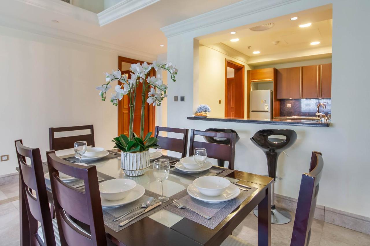 Bespoke Holiday Homes - Palm Jumeirah- 1 Bedroom Fairmont North Residence Дубай Екстериор снимка