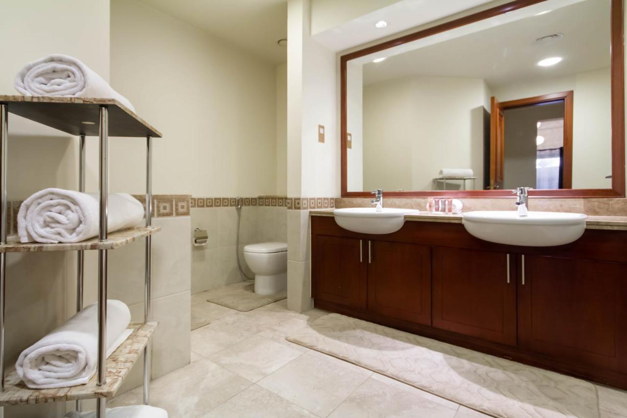 Bespoke Holiday Homes - Palm Jumeirah- 1 Bedroom Fairmont North Residence Дубай Екстериор снимка
