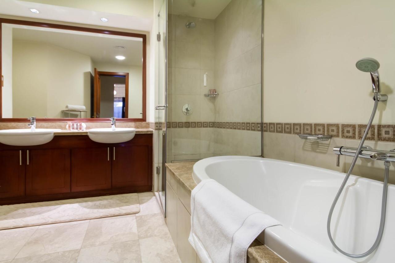 Bespoke Holiday Homes - Palm Jumeirah- 1 Bedroom Fairmont North Residence Дубай Екстериор снимка