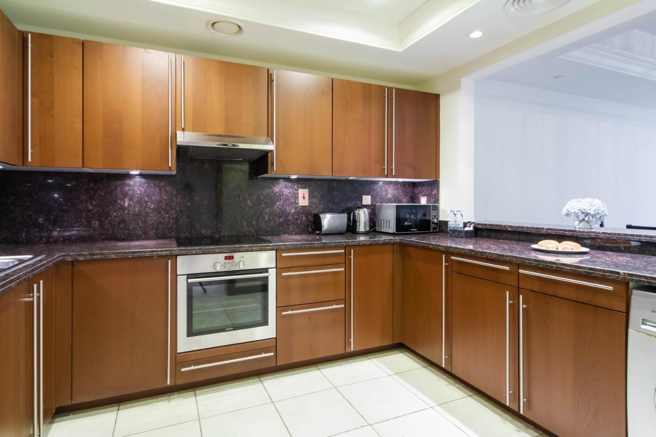 Bespoke Holiday Homes - Palm Jumeirah- 1 Bedroom Fairmont North Residence Дубай Екстериор снимка