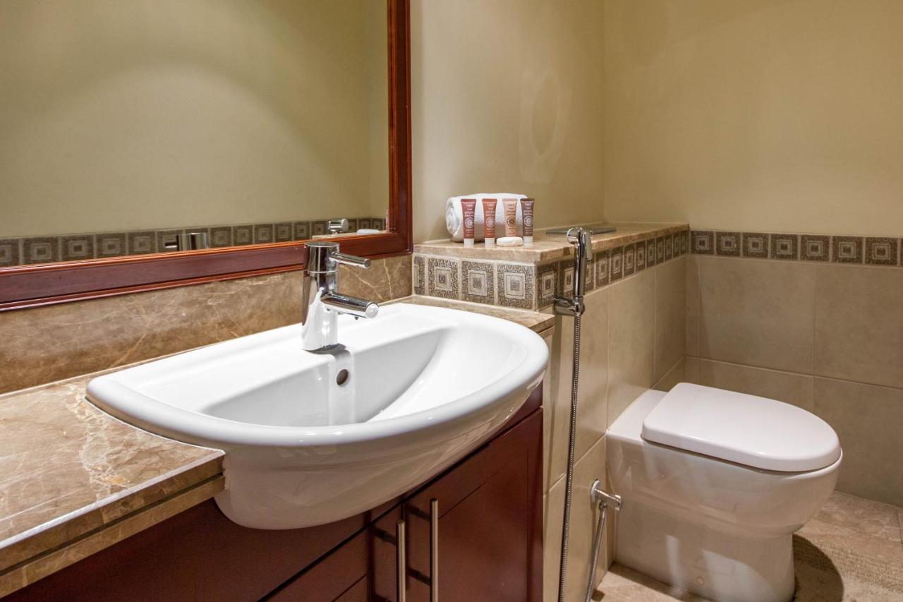 Bespoke Holiday Homes - Palm Jumeirah- 1 Bedroom Fairmont North Residence Дубай Екстериор снимка